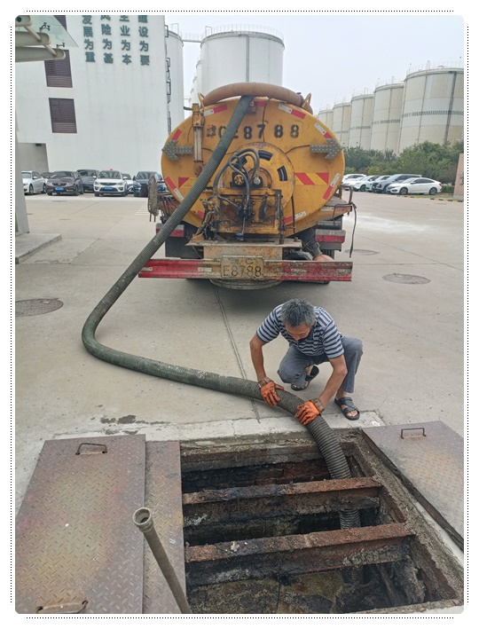 布尔津隔油池清掏