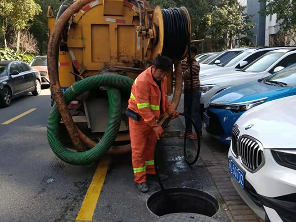 布尔津排污管道清淤